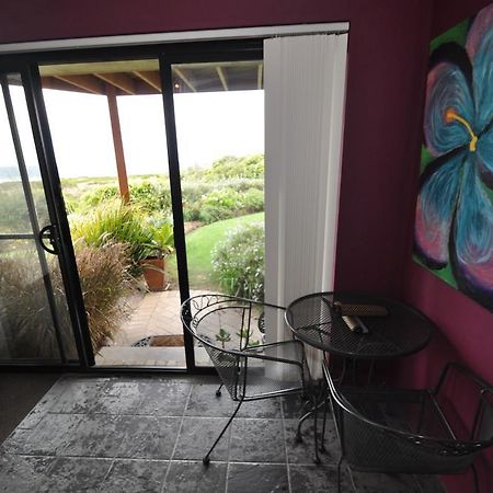 Beachfront Apartments Narooma Quarto foto