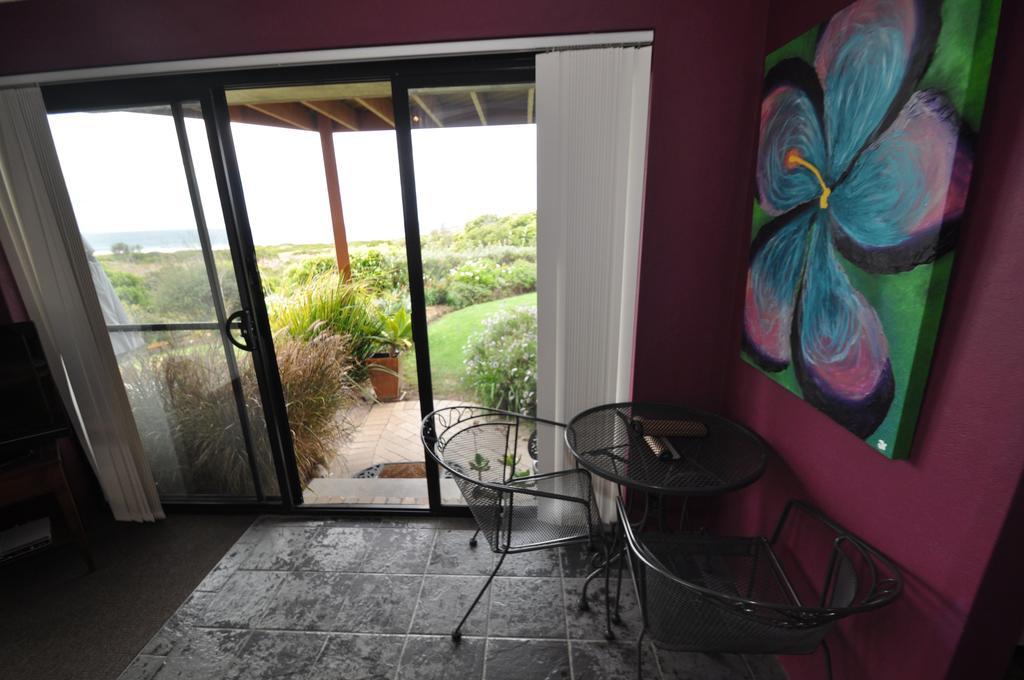 Beachfront Apartments Narooma Quarto foto
